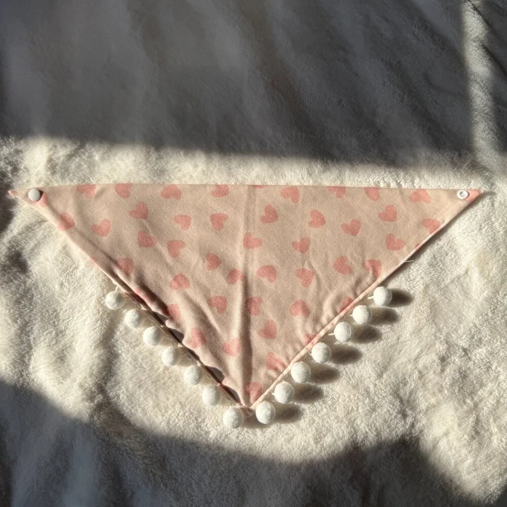 NWT Loic by Design Heart Pattern Dog Bandana with Poms Valentine's Day, Pink, M